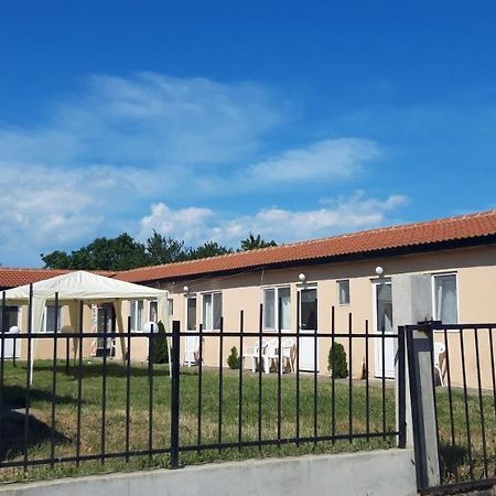 Krimski bungalows Byala  Bagian luar foto