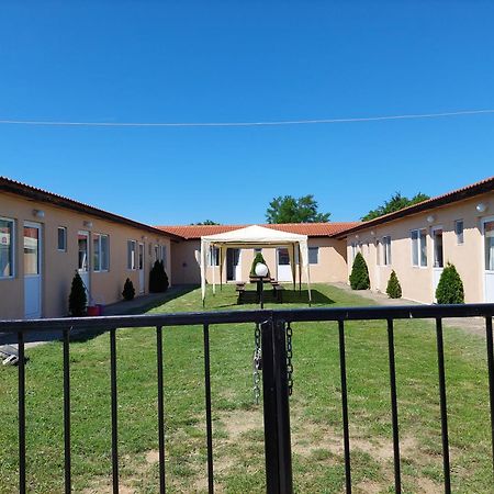 Krimski bungalows Byala  Bagian luar foto